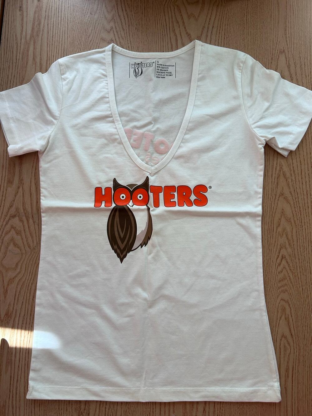 b86 Women's Hooters Girl Worn Uniform V-neck T-Shirt stretchy White size Medium